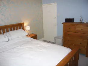 Chalet confortable de 2 chambres dans le joli village de Godstone sur les North Downs à Surrey - Image 5