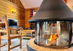 WONDERFUL SPACIOUS CHALET IN BOURG D’OISANS - SLEEPS 10(*supplement available up to 16) - Image 2