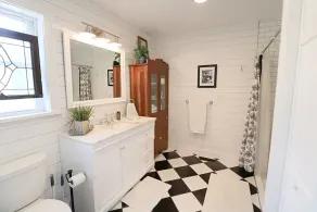 Beautiful lakefront cottage on Chautauqua Lake in a quiet setting! - Image 4