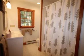Offene 1-Schlafzimmer-Wohnung Wald & Wasser. Southport. - Image 3