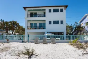 South Bay Beach House: Bay Front Luxury Beach Villa with Heated Pool - Image 4