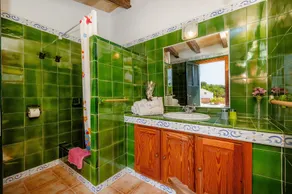Maison de campagne \"Sa Casa Des Pintor Miquel Vives 213\" avec piscine privée, 2 terrasses et Wi-Fi - Image 5