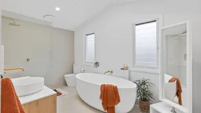 Sun Kissed Getaway - Luxe Stay with Plunge Pool in Mollymook Beach - Image 2