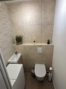 Vacation apartment with parking - Image 3