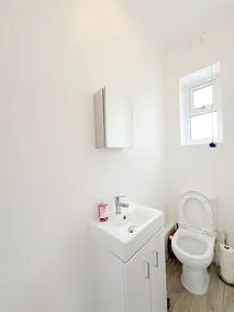 The Chalton Townhouse - King's Cross - Image 2