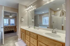 Dog-friendly house w/ private hot tub, gas fireplace, game room, & much more - Image 5