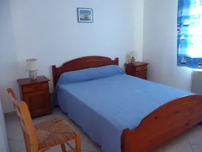 House with garden - Image 3