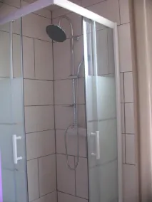 Air-conditioned house with heated swimming pool - Image 2