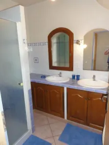 FRIEDLICHE VILLA UNTER DEN PINS, SCHWIMMBAD, abgeschlossenes Grundstück 5500m2 - Image 2