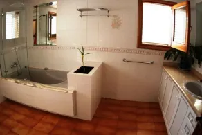 Amazing villa, quiet area yet close to the beach, - Image 2
