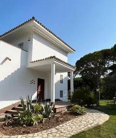 Schöne, freistehende Villa mit großem Pool, nur 5 Minuten Fußmarsch vom Strand - Image 5