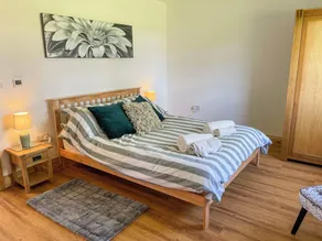 2 chambres à coucher à Halstead - Image 3
