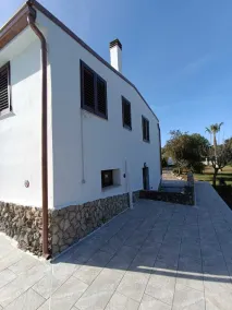 Private Alghero Villa with Pool, 2500m² Garden & Free WiFi - Image 5