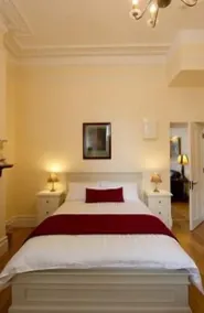 10 minute walk to Dublin Zoo and Phoenix Park - Image 1