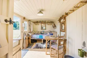 Littlestock Shepherds Hut - Image 4