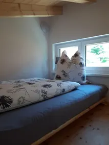Gemütliche Ferienwohnung für bis zu 4 Personen mit Balkon und Sonnenterrasse - Image 5