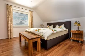 Lys oversvømmet duplex med balkon i forstaden til vinhovedstaden Würzburg - Image 5