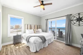 A Dog Friendly, Gulf Front Home with Private Boardwalk and Beach Access - Image 4