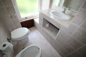 Large apartment with shared swimming pool, located in a natural park, Rome 100 km - Image 2