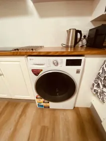 Reat Fantastiskt för familjer. 2bdr / 5 bds, utrustat kök, pool, WIFI, frukost inkl - Image 2