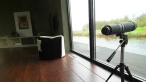 Uma casa flutuante projetada contemporânea impressionante. - Image 2