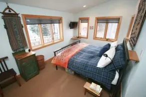 Condo with Vaulted Ceiling & Spectacular Mountain Views - Image 2