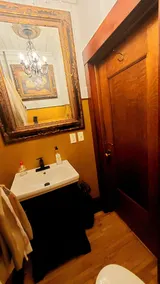 Ein klassisches Haus und eine Sauna mit hervorragender Ausstattung stehen für Ihren Besuch bereit. - Image 4
