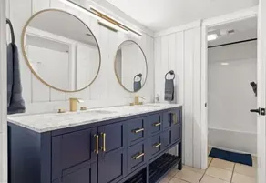 FULLY RENOVATED CONDO with access to SWIMMING POOL, GAME, FITNESS room - Image 4