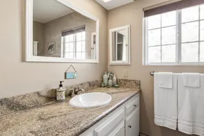 Private Hilltop Haven - Hot Tub/Game Room — 10mi to Beach & Legoland - Image 4