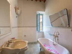 Beautiful private villa for 7 people with private pool, WIFI, TV, patio and pets allowed - Image 3
