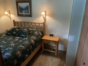 Lakeside Cabin  - Image 4