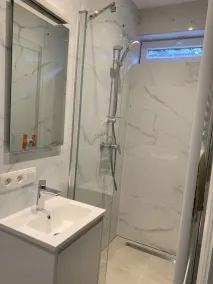 Appartement séparé avec parking dans villa - Image 3
