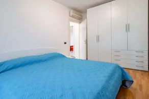 Comfortable and spacious 70 m2 apartment with swimming pool that can accommodate up to 4 people located on the ground floor of a residence. The property is located in Solaro di Lerici about 9 minutes by car from the Baia Blu beach and about 6 from the ce - Image 3