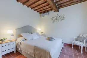 Villa in Lucca with Pool near Serchio River - Image 2