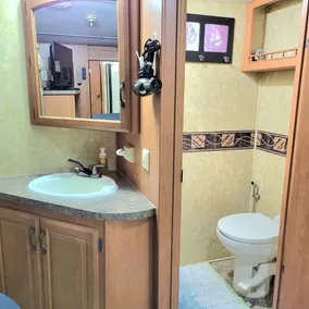 Private 2 bedroom 2 bathroom whole home dog friendly quiet Hideaway in Tampa Bay - Image 2