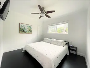 Modern 3 bed/2 bath House by Coco Walk w/ Private Cozy Deck(Family/Pet-friendly) - Image 3