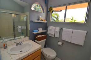 Cardiff Beach Home, Ocean Views, Amazing Sunsets, Walk to beach and everywhere - Image 3