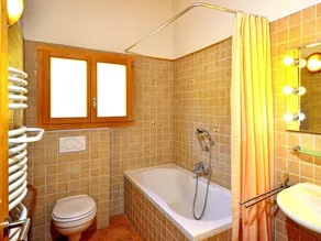 Landhaus, sauna, terrasse, balkon, kamin oder ofen für holz, parkmöglichkeiten, fernseher, 155m² - Image 3
