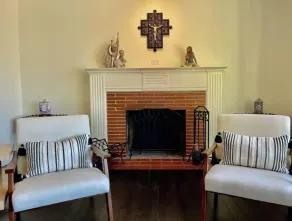Fruitvale luxury home.Private yard.Fireplace. - Image 2
