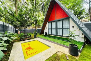 Oh-Bali Villa by Travent Mug - Image 5