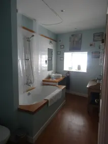 Townhouse St Jacques - Green room, with private bathroom, centre of Eymoutiers. - Image 4