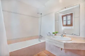 Ca'n Mateu, villa avec piscine privée, jacuzzi et terrasses à Pollença - Image 3