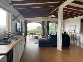 Waterfront 3 bedroom House (Pet Friendly) - Image 5