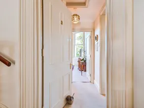 Muntham Deluxe Apartment 3 - Image 2