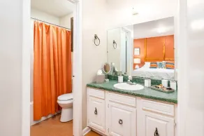 Near Rapides Med 🏥 |King Bed 🛏| 55\" TVs🖥 - Image 3