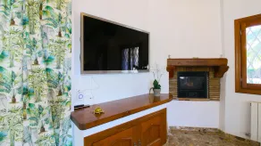 Luxurious Villa with air conditioning and pool Marquesa GU 4 People - Image 2