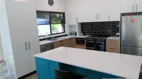 THE GLEN - 3 BEDROOM RAINFOREST RETREAT - Image 4