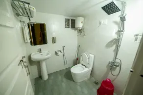 One bed room with toilet in a posh villa - Image 3
