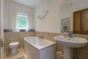 A charming 2 bed cottage in the heart of the popular borders village of Melrose. - Image 3