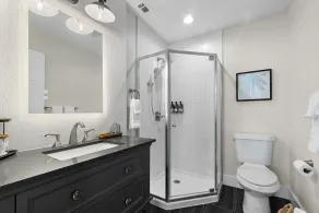 Spacious Dallas basecamp for the whole crew — stocked for families and groups, just minutes from the action and steps from vibrant Bishop Arts District. - Image 3
